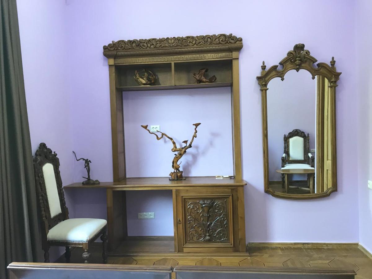 Wooden Museum Hotel Kutaisi Bagian luar foto
