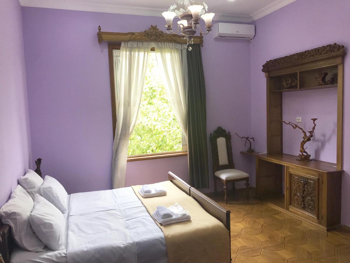Wooden Museum Hotel Kutaisi Bagian luar foto