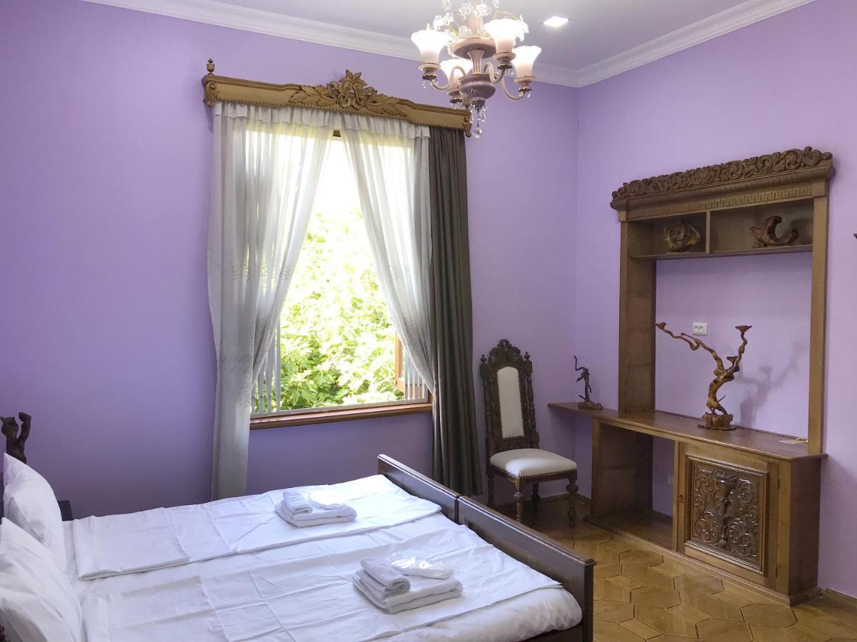 Wooden Museum Hotel Kutaisi Bagian luar foto