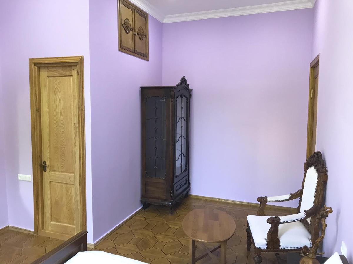Wooden Museum Hotel Kutaisi Bagian luar foto
