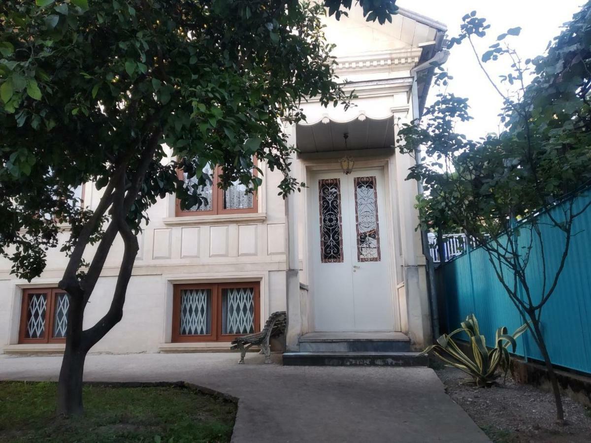 Wooden Museum Hotel Kutaisi Bagian luar foto
