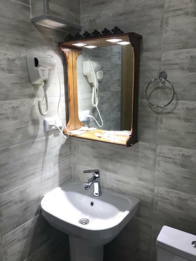 Wooden Museum Hotel Kutaisi Bagian luar foto